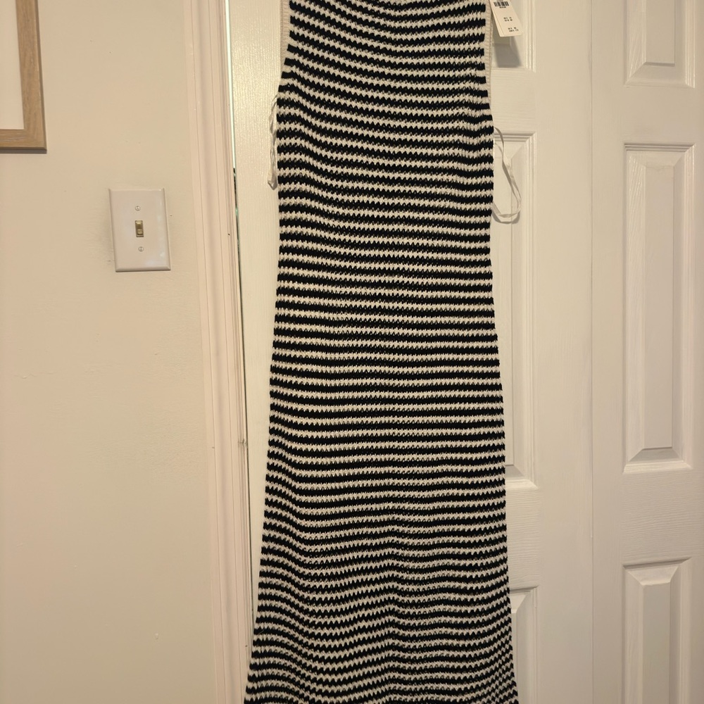 Abercrombie & Fitch Black and White Knit Maxi Dress